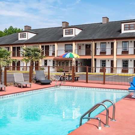 Baymont By Wyndham Commerce Ga Near Tanger Outlets Mall Exterior foto